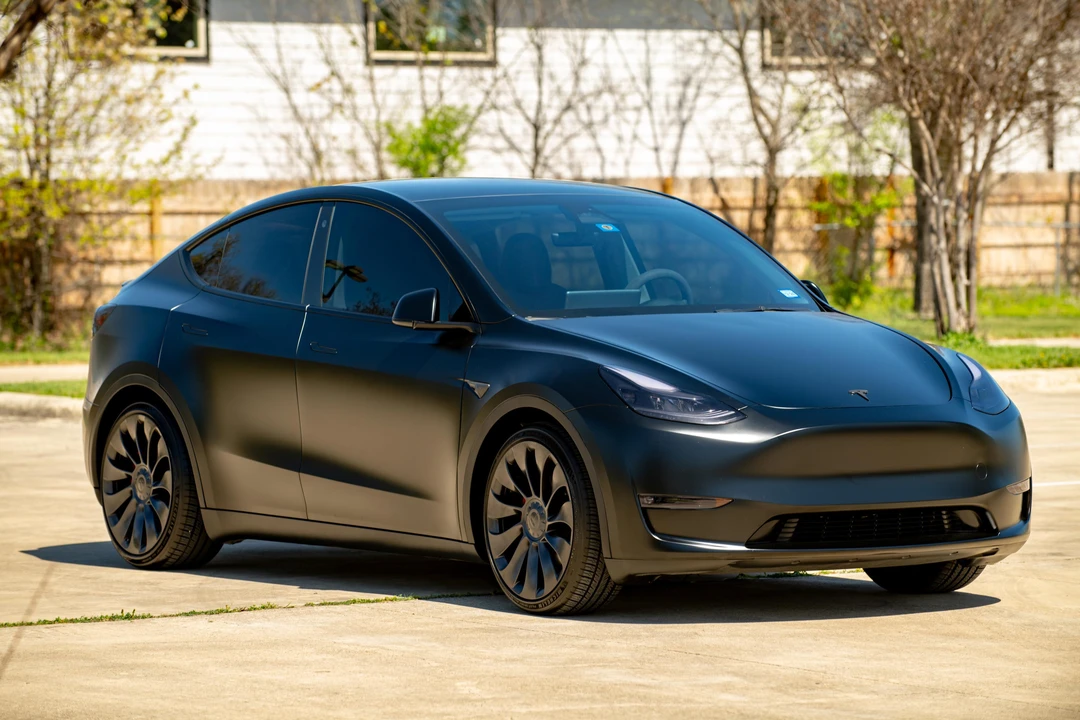 2023 Tesla Model Y Performance - Image 18 of 31