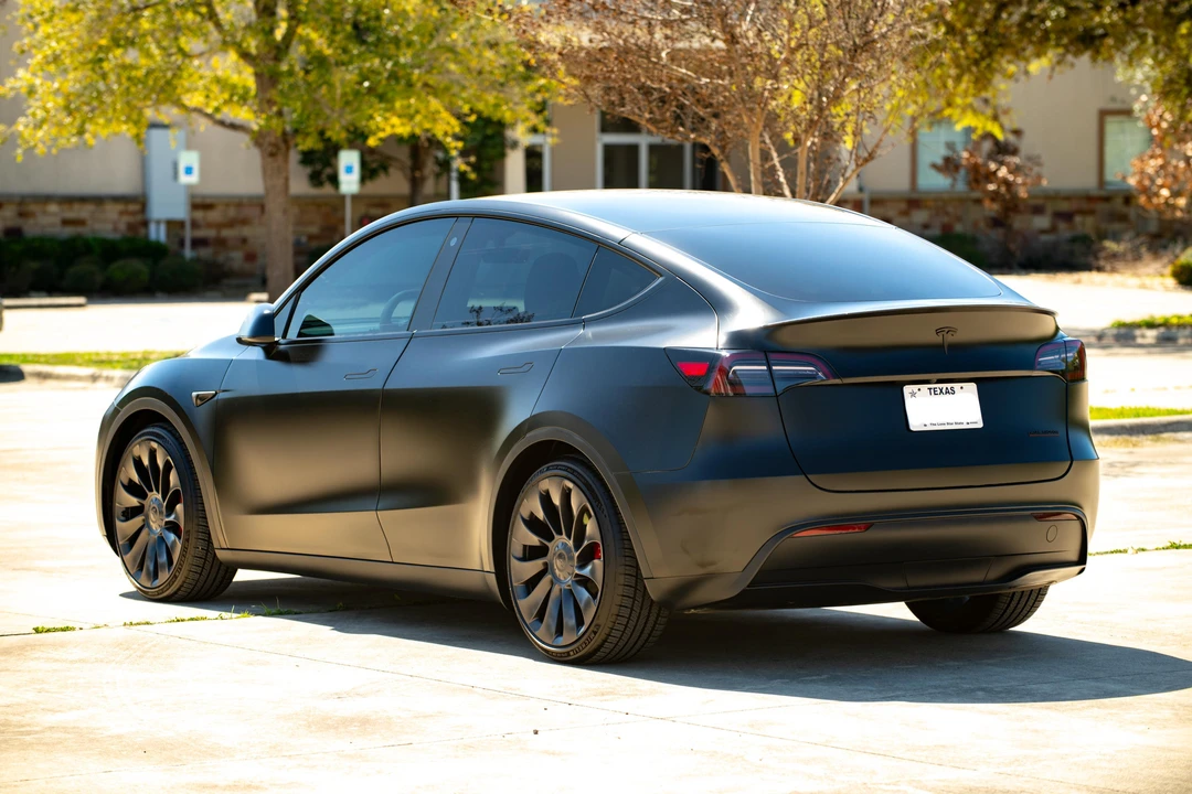 2023 Tesla Model Y Performance - Image 12 of 31