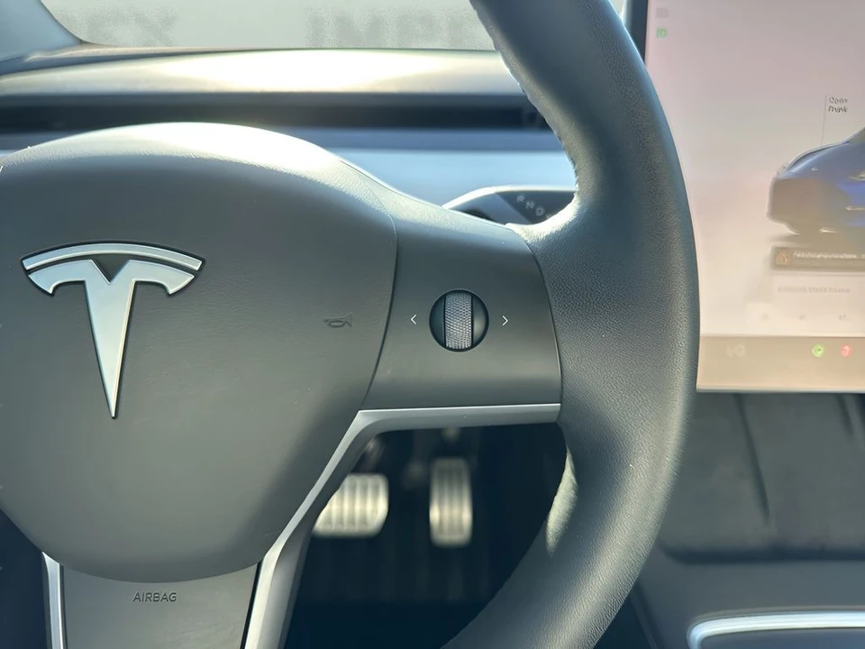 2023 Tesla Model Y Performance - Image 16 of 21