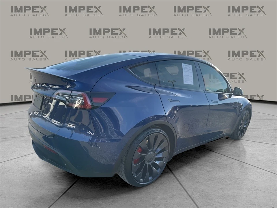 2023 Tesla Model Y Performance - Image 5 of 12
