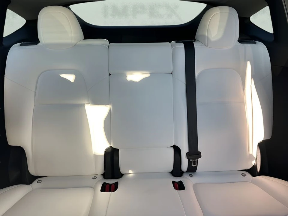 2023 Tesla Model Y Performance - Image 12 of 21