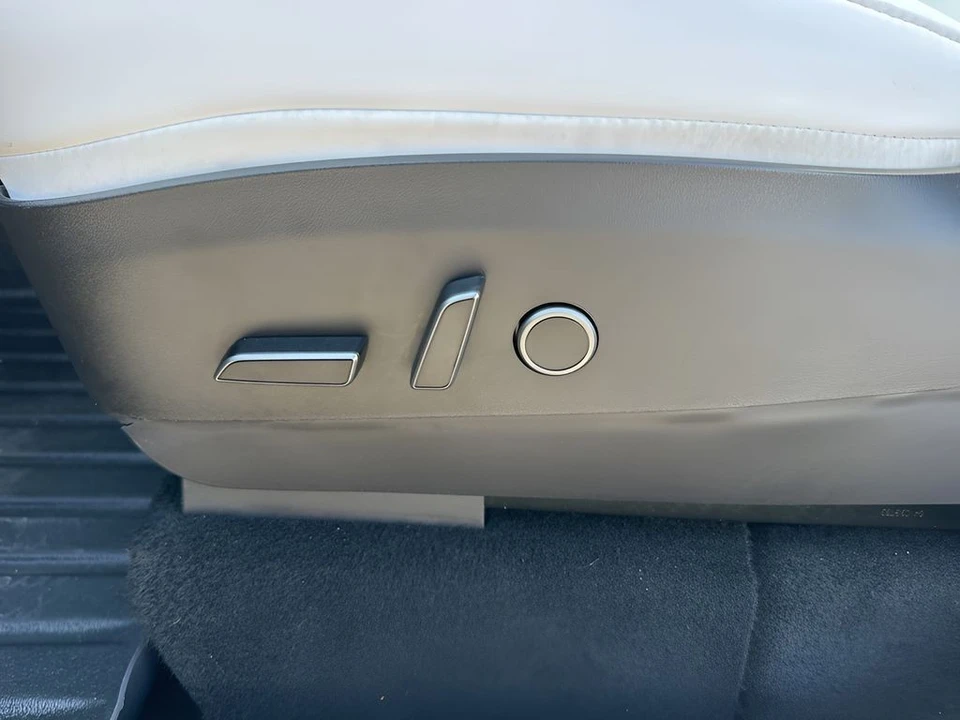 2023 Tesla Model Y Performance - Image 10 of 21