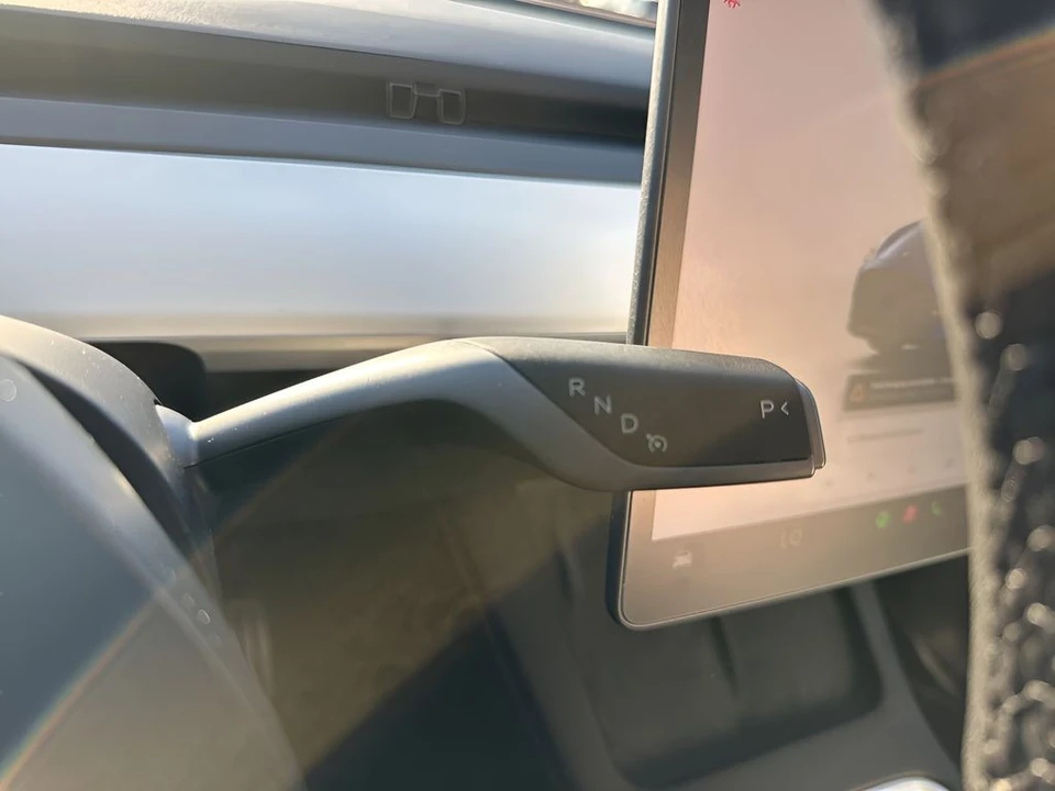 2023 Tesla Model Y Performance - Image 17 of 21