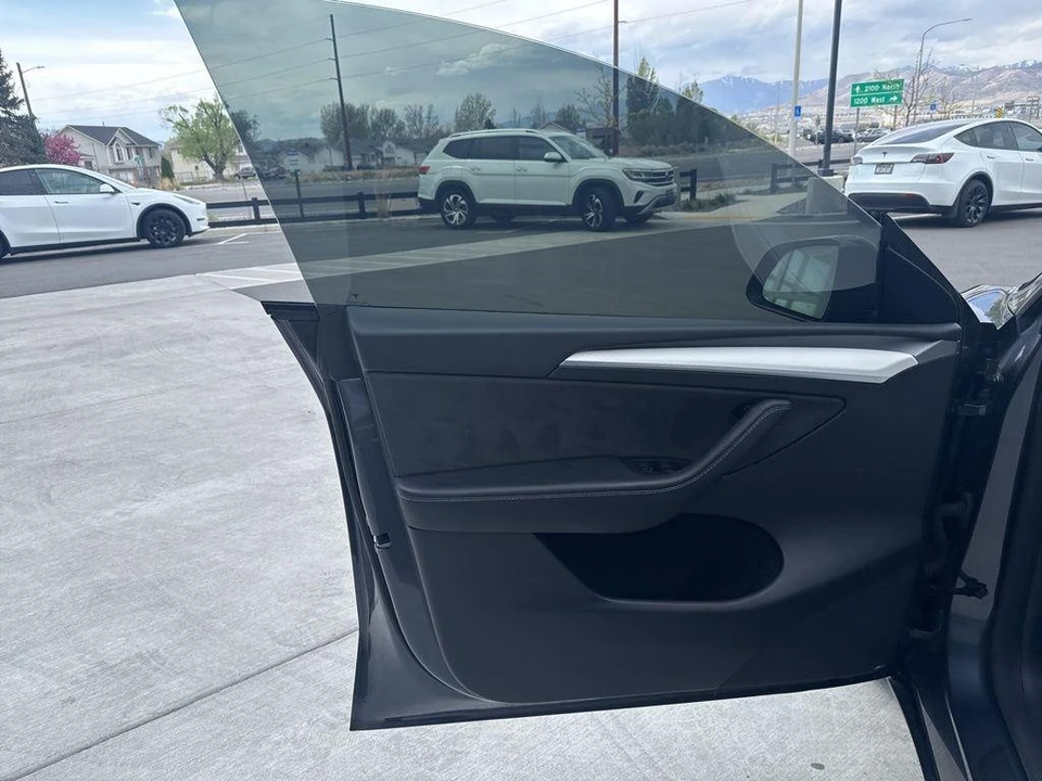 2023 Tesla Model Y Performance - Image 11 of 21