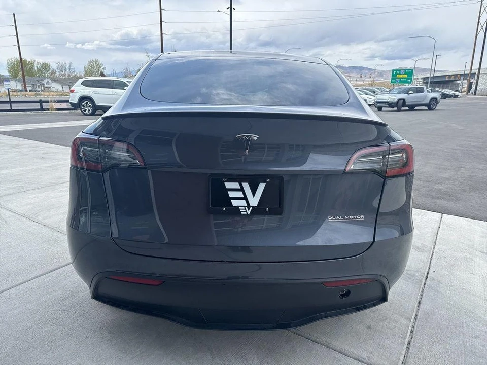 2023 Tesla Model Y Performance - Image 7 of 21