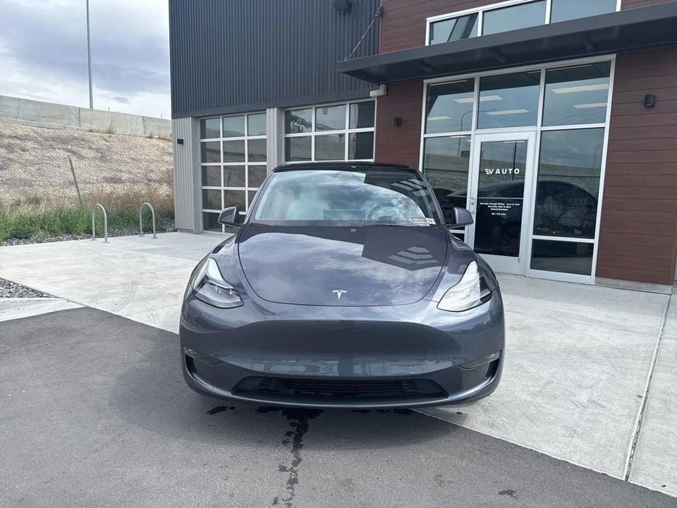2023 Tesla Model Y Performance - Image 3 of 21