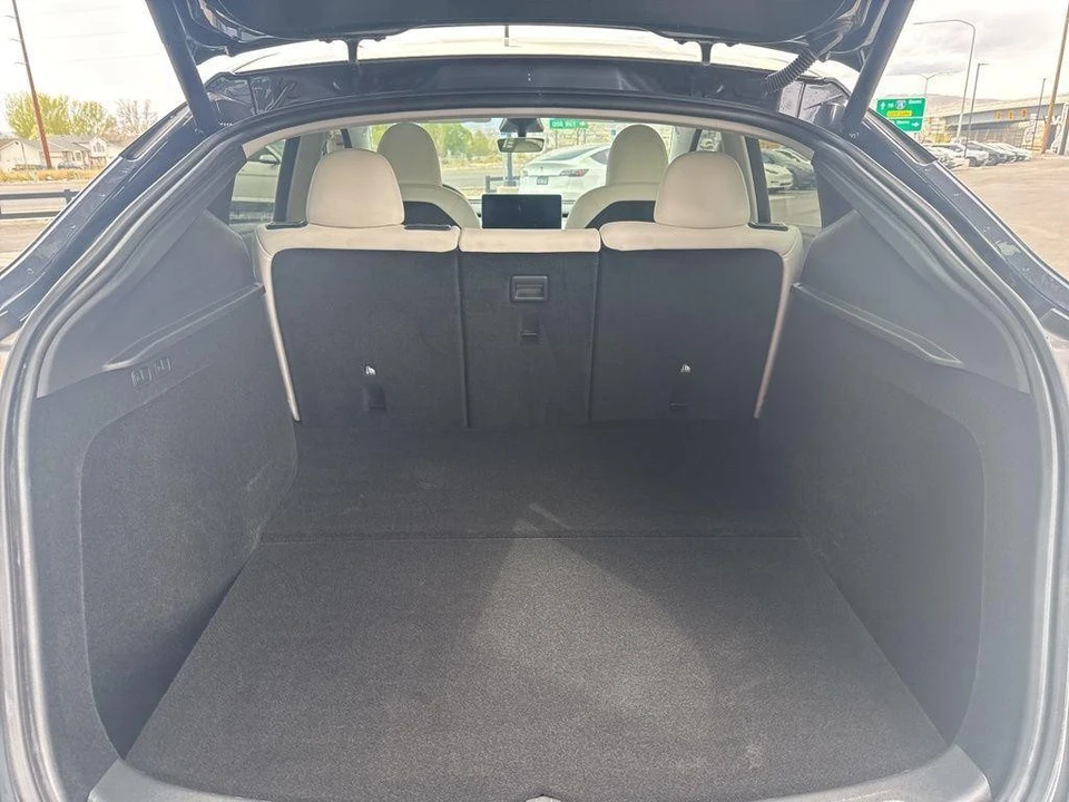 2023 Tesla Model Y Performance - Image 17 of 21