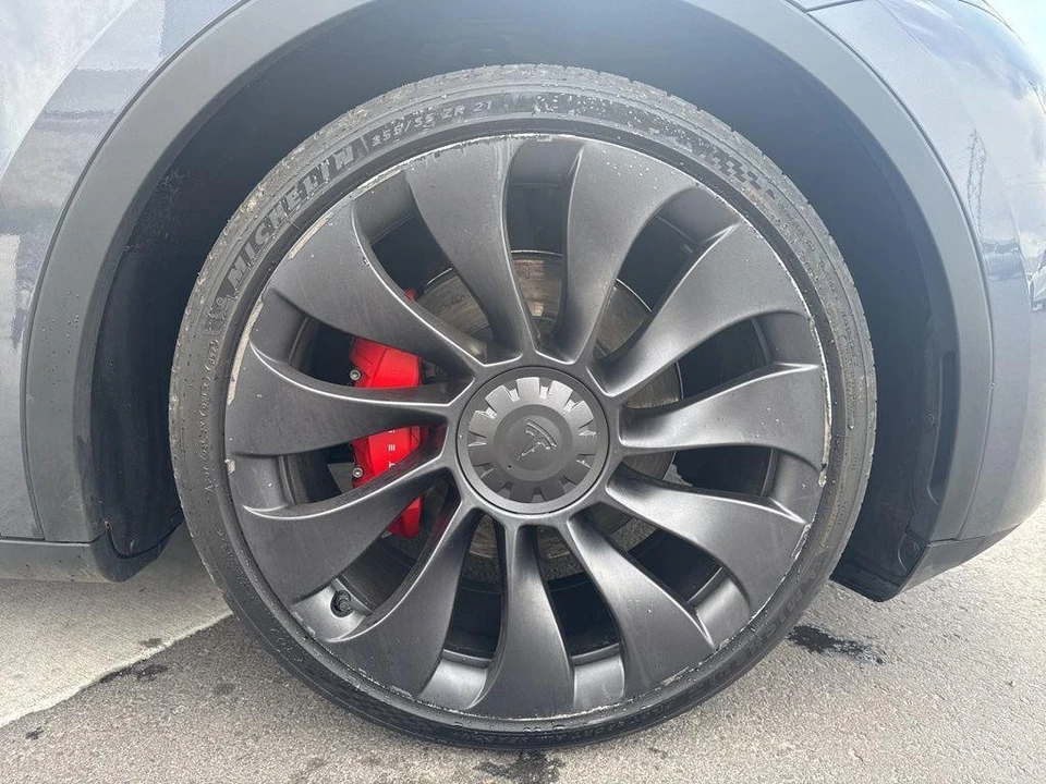 2023 Tesla Model Y Performance - Image 10 of 21
