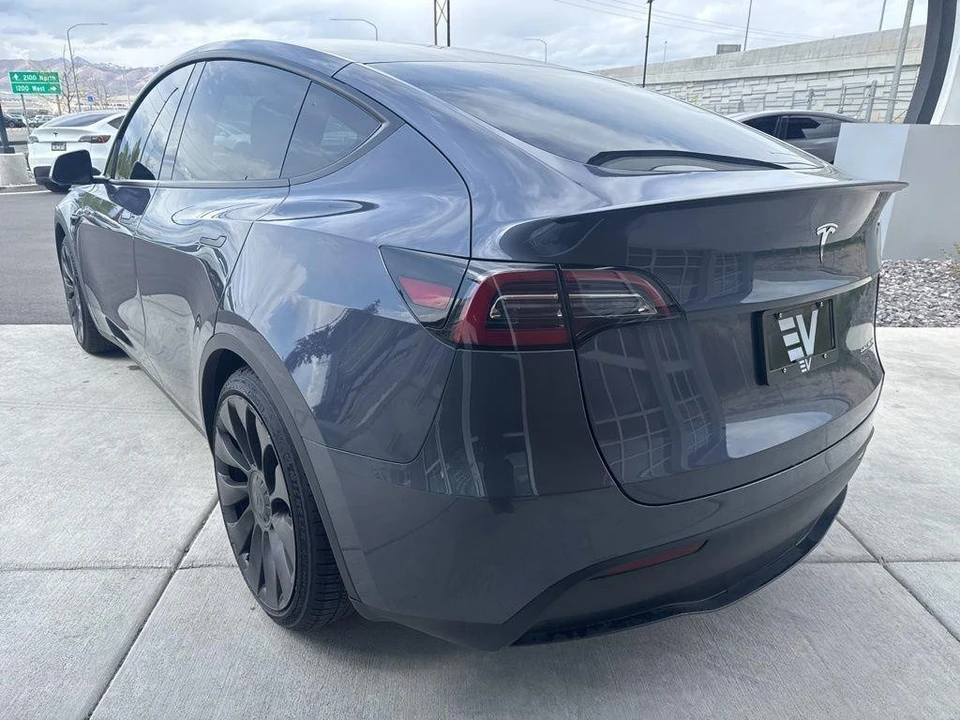 2023 Tesla Model Y Performance - Image 6 of 21