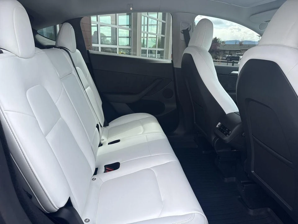 2023 Tesla Model Y Performance - Image 20 of 21