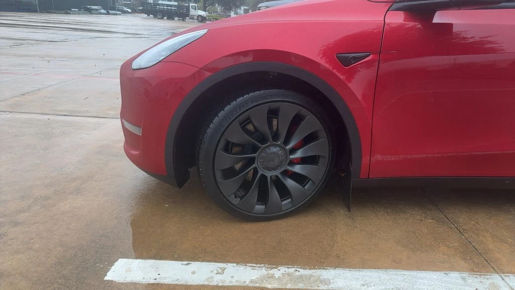 2023 Tesla Model Y Performance - Image 7 of 8