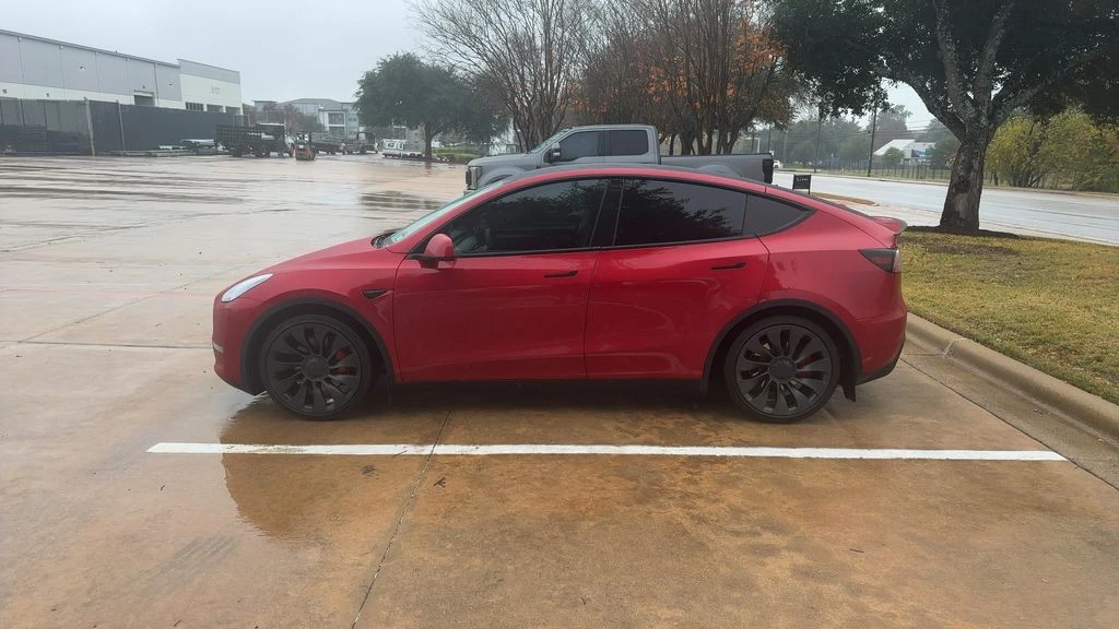 2023 Tesla Model Y Performance - Image 2 of 8