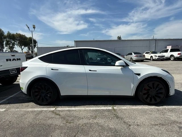 2023 Tesla Model Y Performance - Image 13 of 21