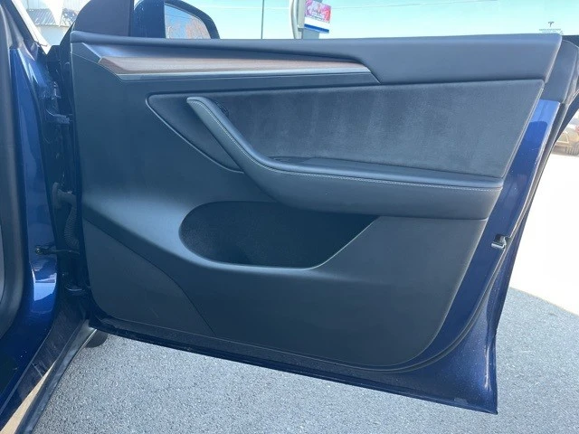 2023 Tesla Model Y Performance - Image 19 of 21