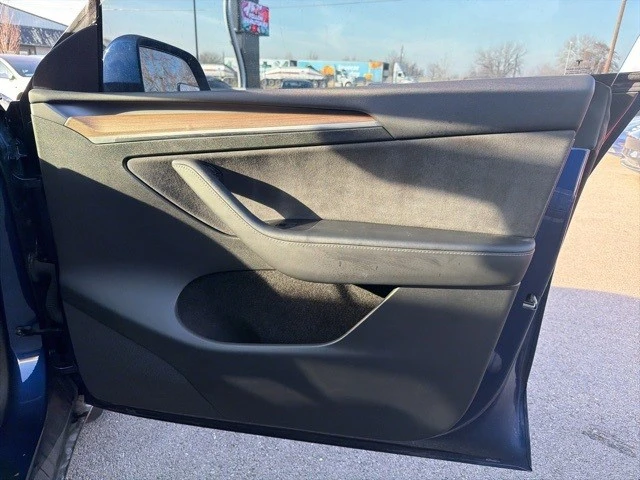 2023 Tesla Model Y Performance - Image 19 of 21