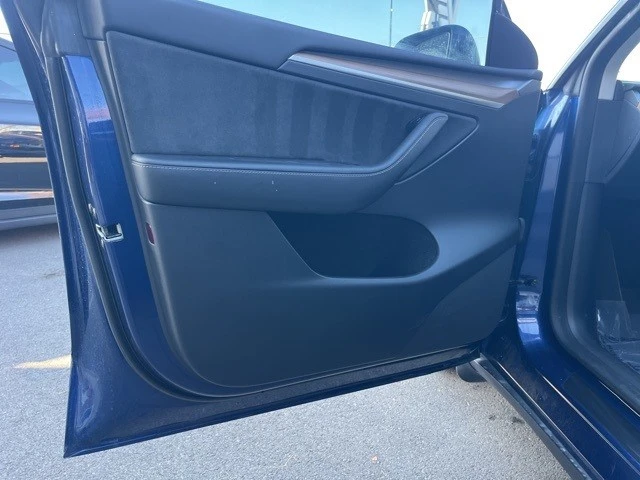 2023 Tesla Model Y Performance - Image 8 of 21