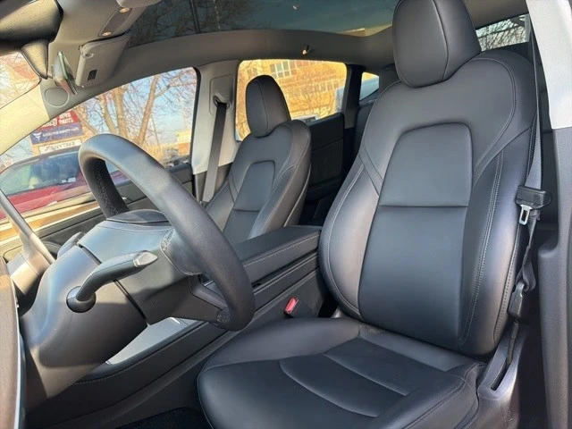 2023 Tesla Model Y Performance - Image 11 of 21