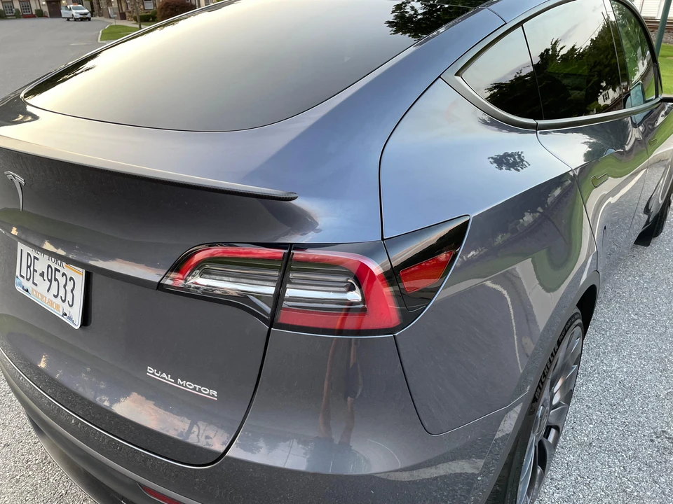 2023 Tesla Model Y Performance - Image 15 of 31