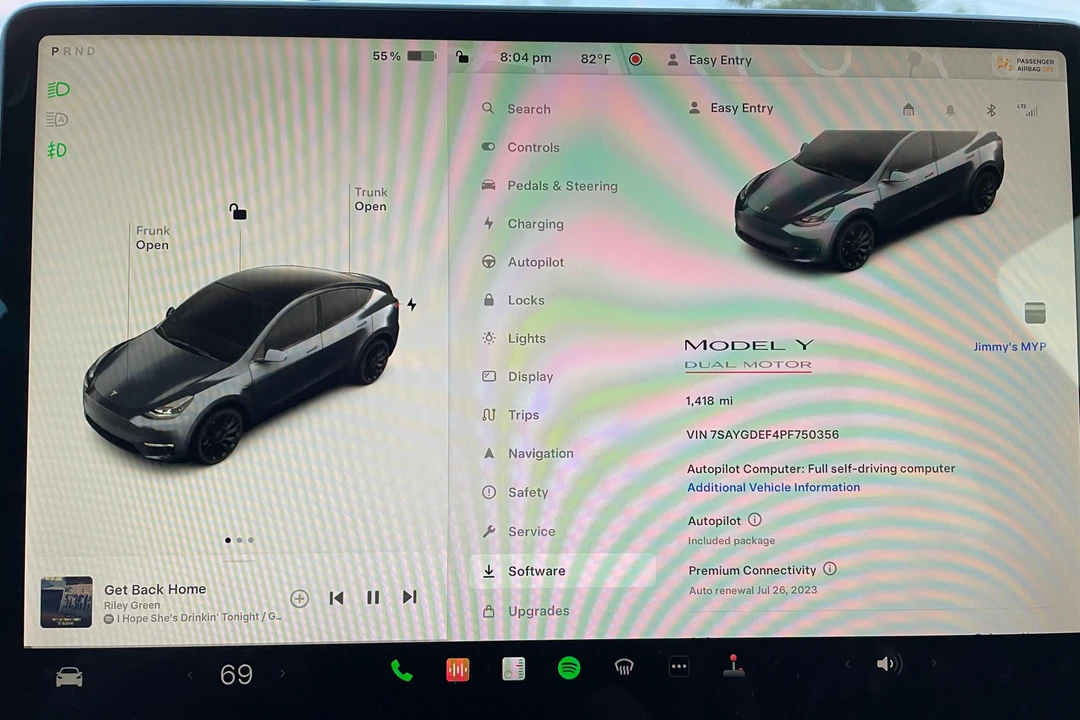 2023 Tesla Model Y Performance - Image 25 of 31