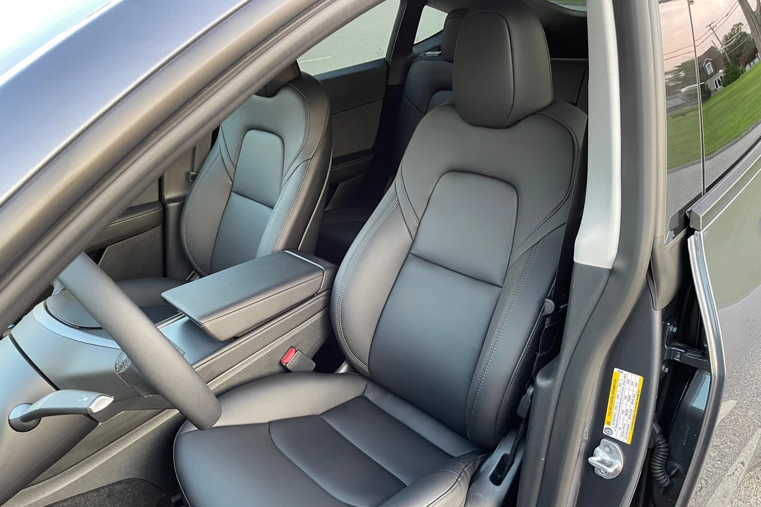 2023 Tesla Model Y Performance - Image 23 of 31