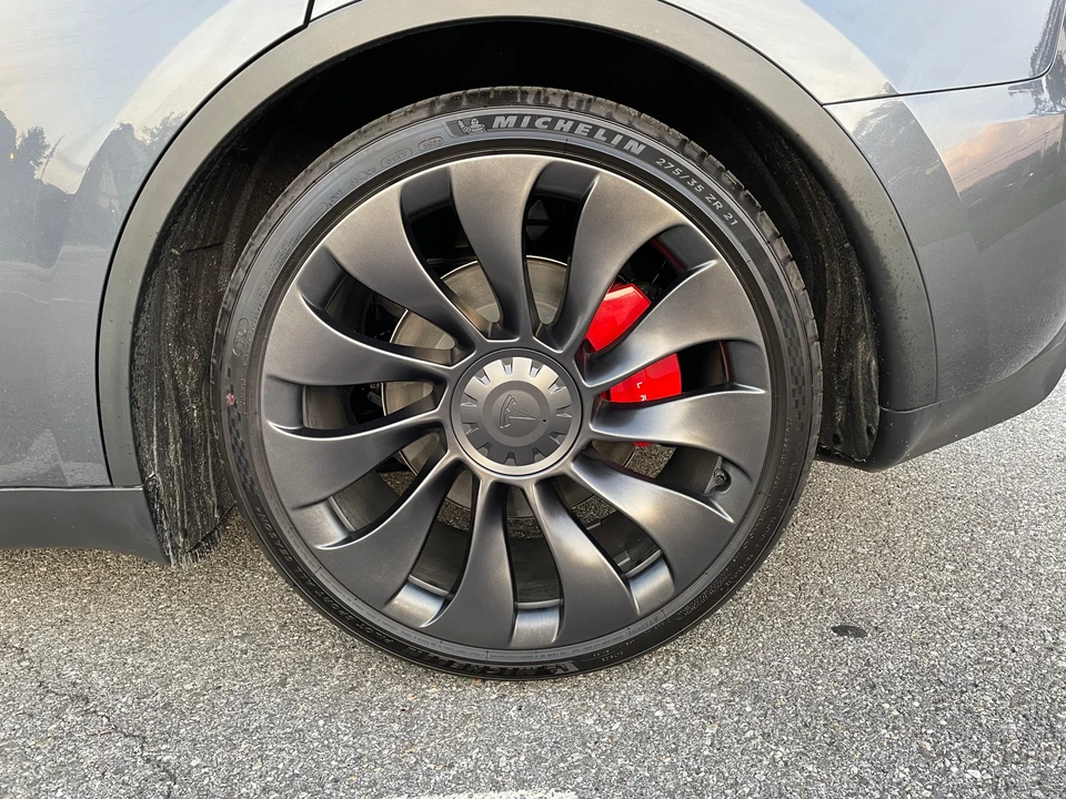 2023 Tesla Model Y Performance - Image 18 of 31