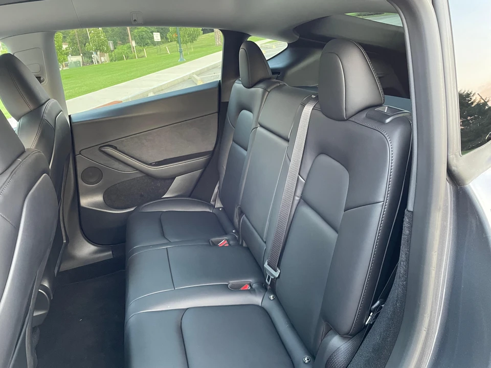 2023 Tesla Model Y Performance - Image 27 of 31