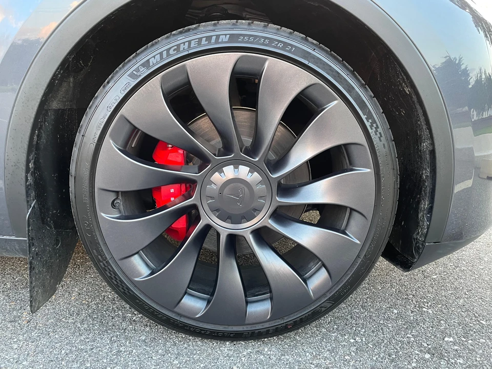 2023 Tesla Model Y Performance - Image 20 of 31