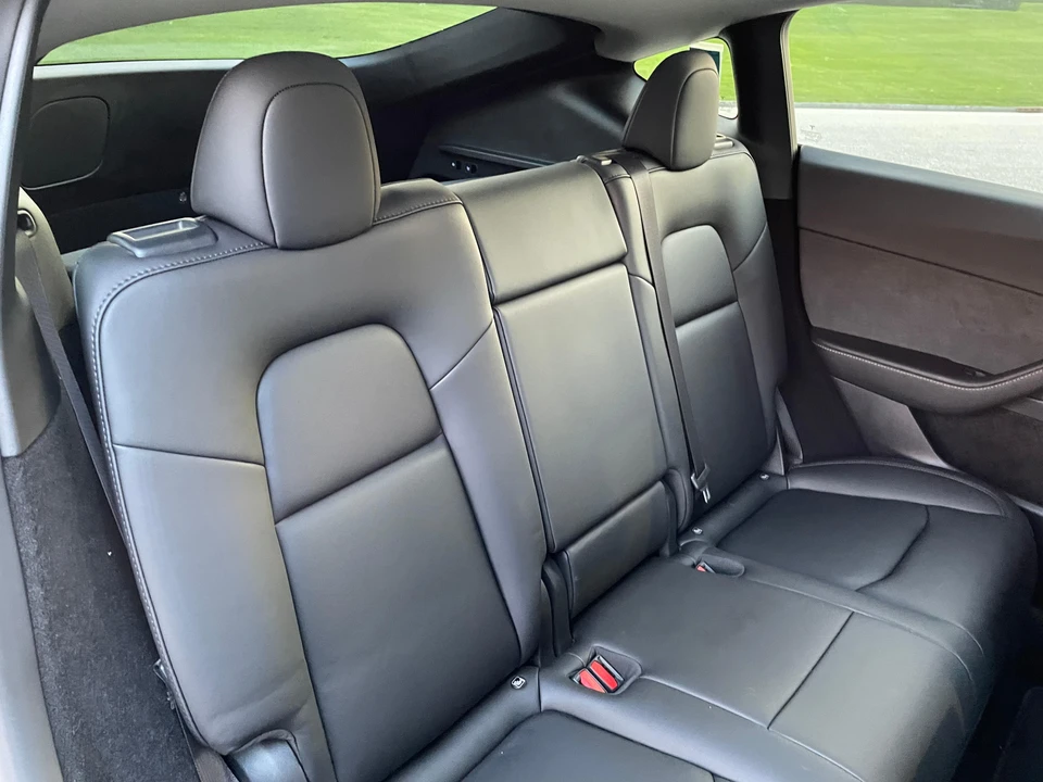 2023 Tesla Model Y Performance - Image 28 of 31