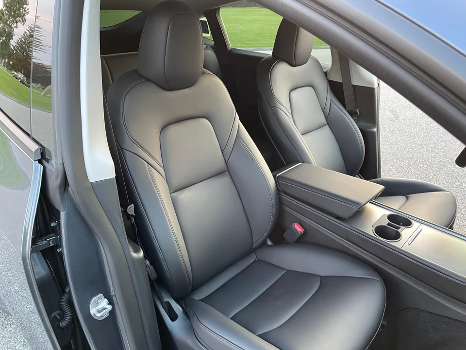 2023 Tesla Model Y Performance - Image 26 of 31