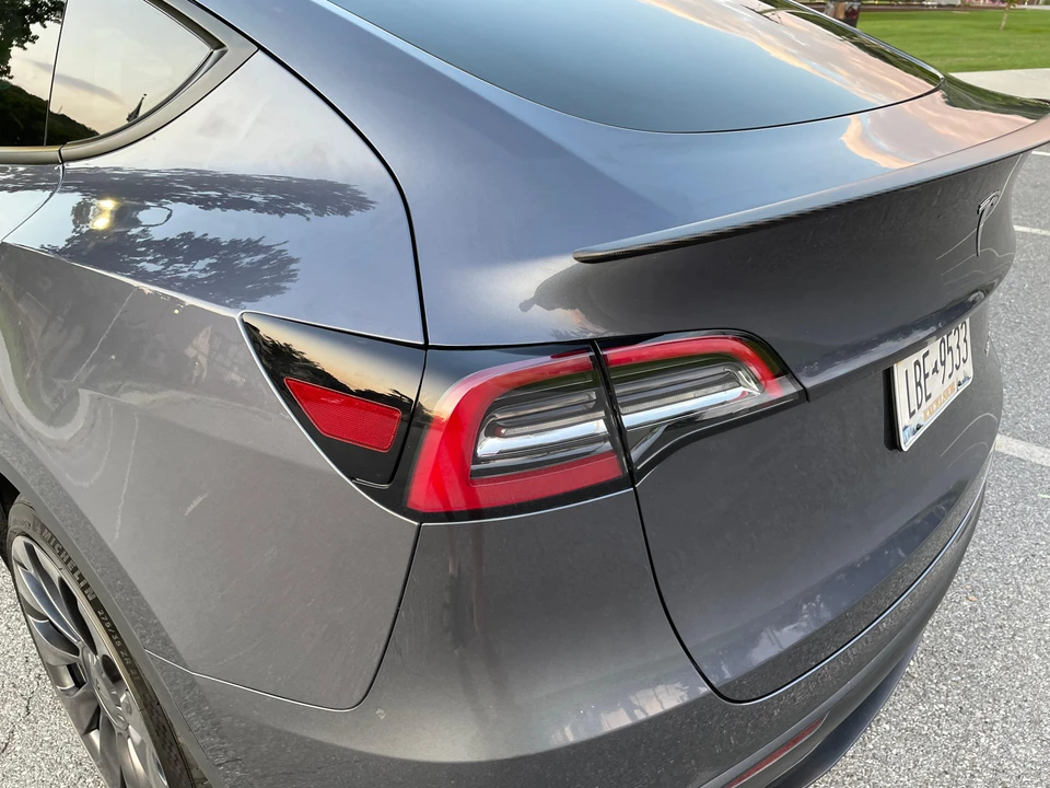 2023 Tesla Model Y Performance - Image 12 of 31