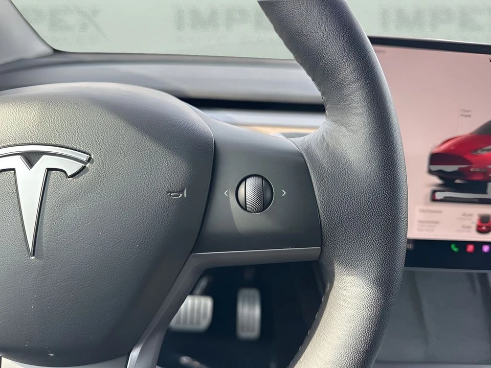2023 Tesla Model Y Performance - Image 16 of 21