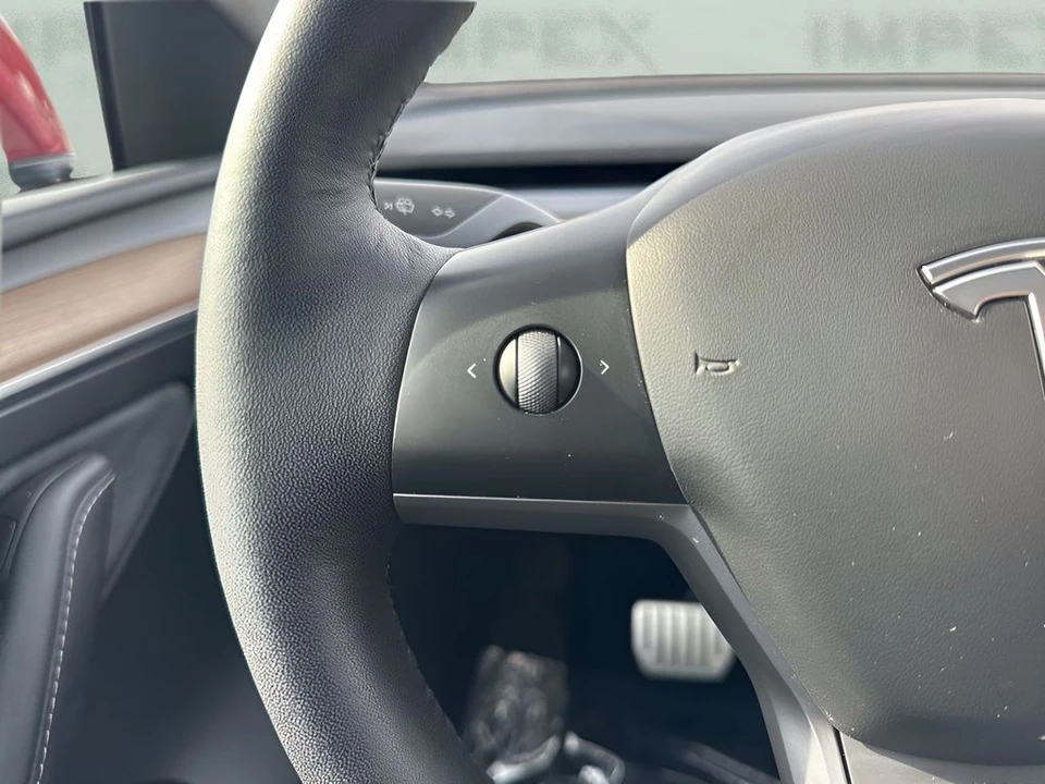 2023 Tesla Model Y Performance - Image 15 of 21