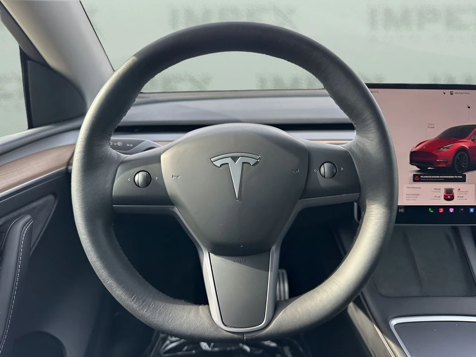 2023 Tesla Model Y Performance - Image 14 of 21