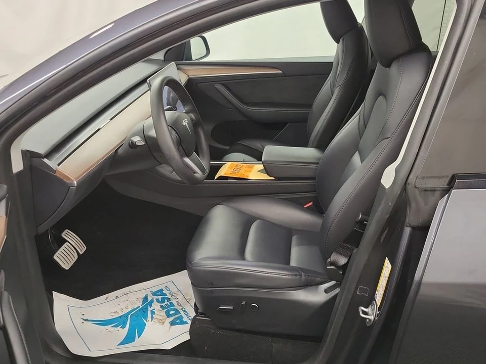 2023 Tesla Model Y Performance - Image 6 of 7
