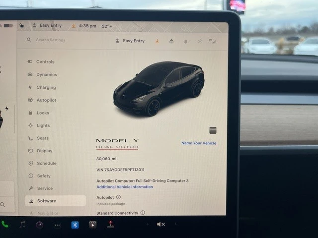 2023 Tesla Model Y Performance - Image 9 of 17