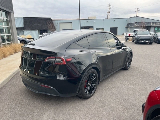 2023 Tesla Model Y Performance - Image 5 of 17