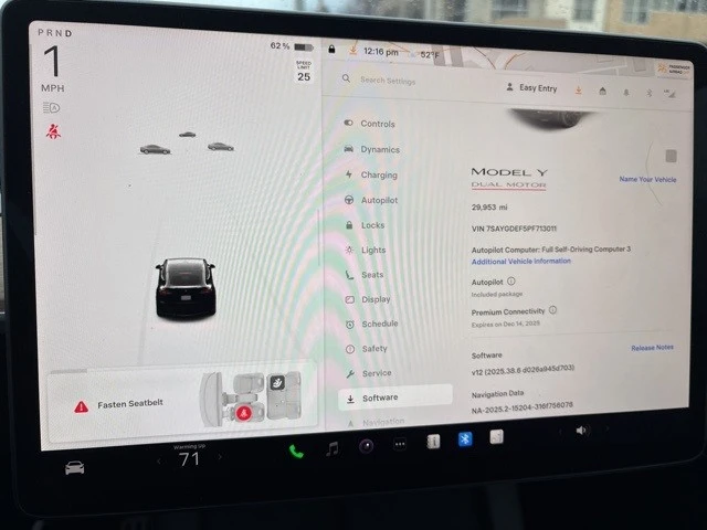 2023 Tesla Model Y Performance - Image 11 of 21