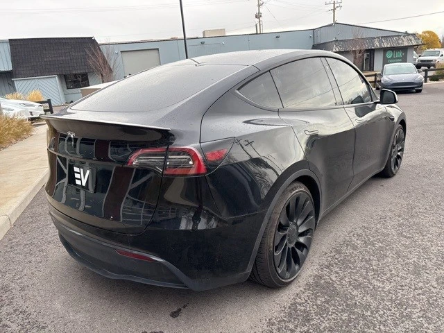 2023 Tesla Model Y Performance - Image 8 of 21