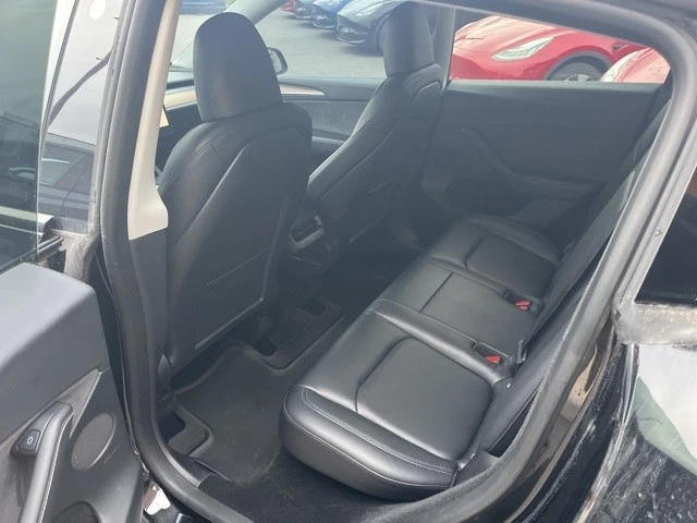 2023 Tesla Model Y Performance - Image 10 of 17