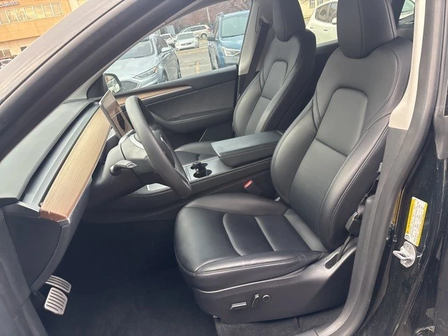 2023 Tesla Model Y Performance - Image 13 of 21