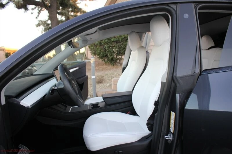 2023 Tesla Model Y Performance - Image 14 of 21
