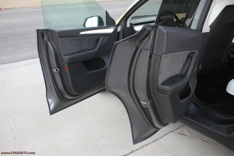 2023 Tesla Model Y Performance - Image 16 of 21
