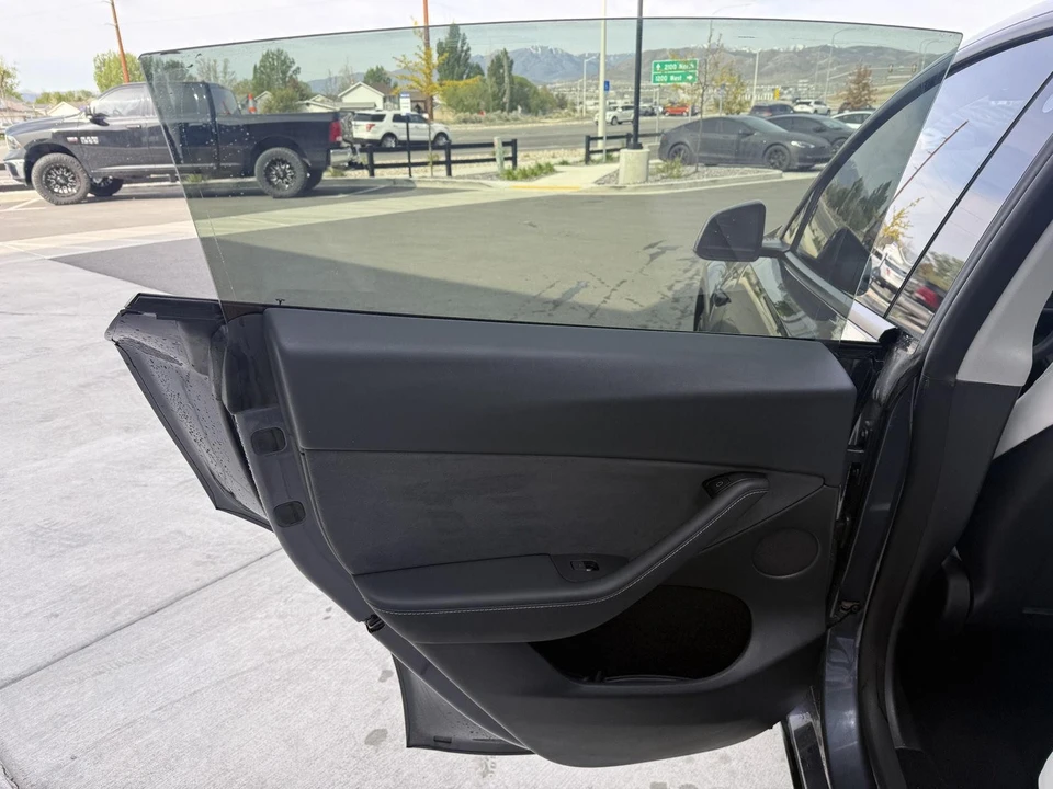 2023 Tesla Model Y Performance - Image 14 of 21