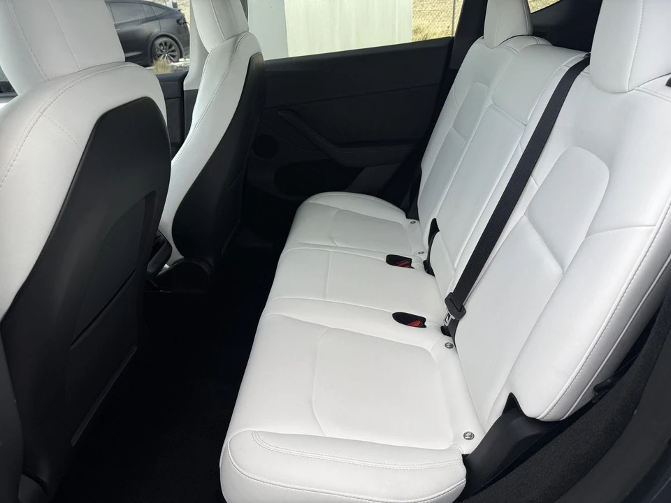 2023 Tesla Model Y Performance - Image 16 of 21