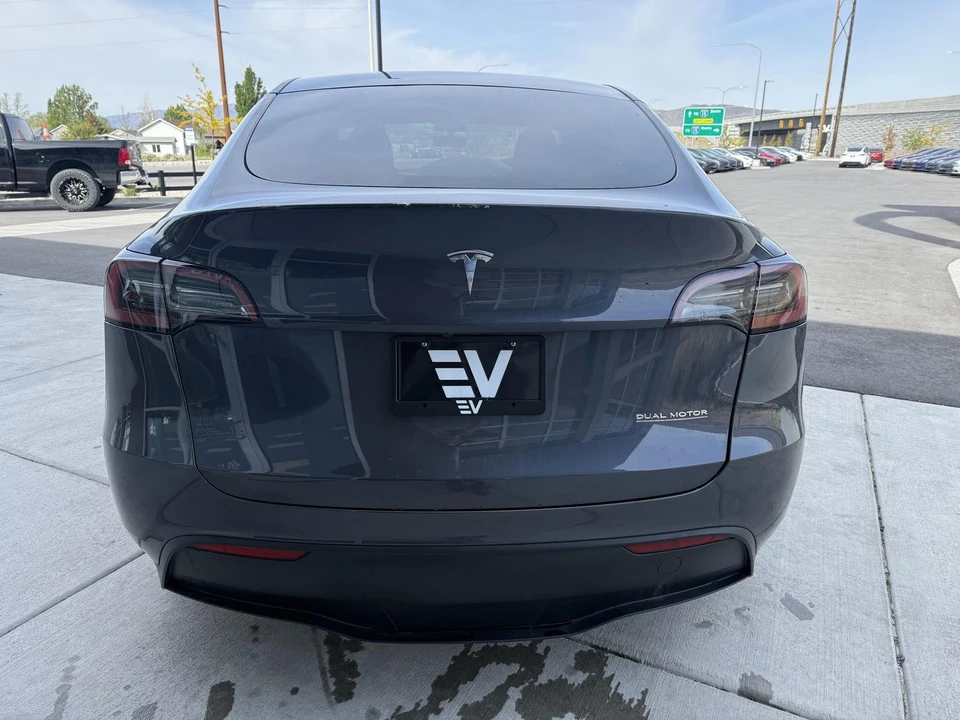2023 Tesla Model Y Performance - Image 7 of 21