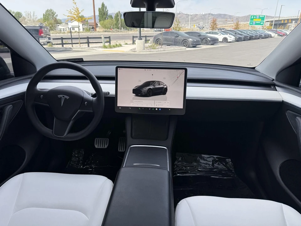 2023 Tesla Model Y Performance - Image 21 of 21