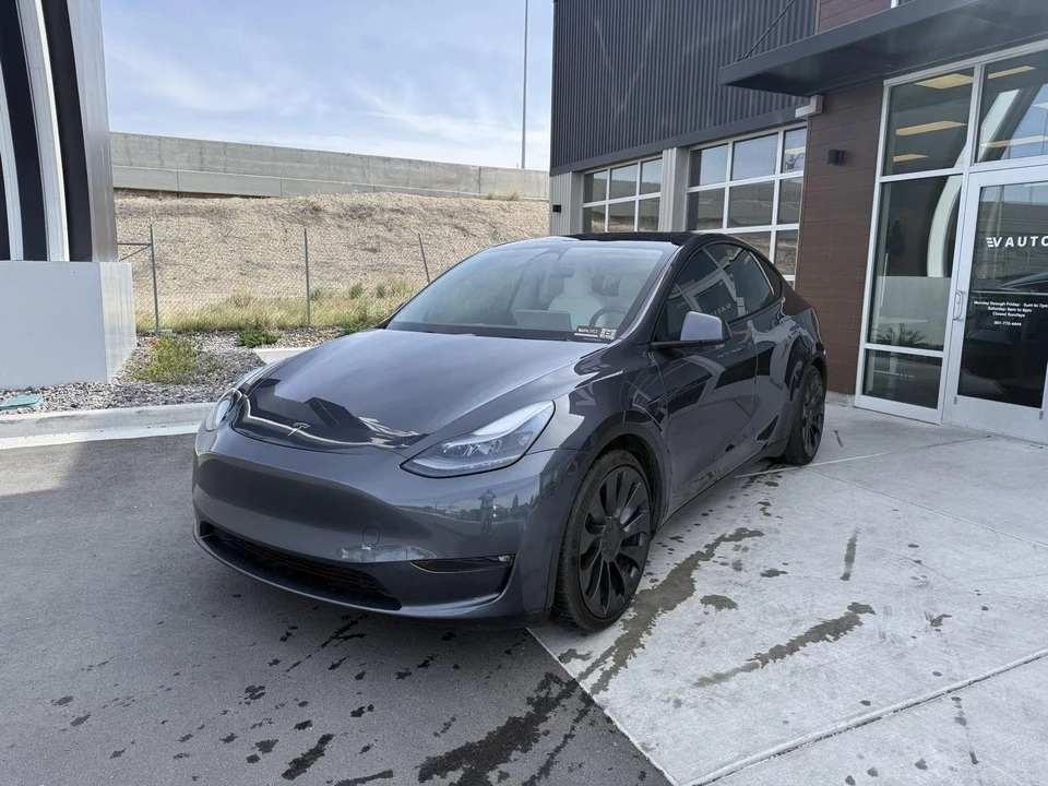 2023 Tesla Model Y Performance - Image 4 of 21