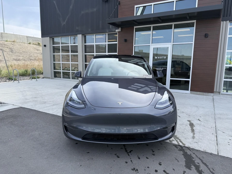 2023 Tesla Model Y Performance - Image 3 of 21