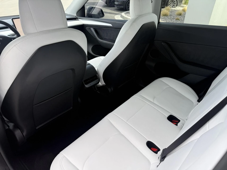 2023 Tesla Model Y Performance - Image 15 of 21