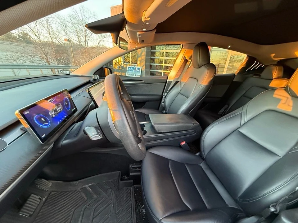 2023 Tesla Model Y Performance - Image 11 of 20